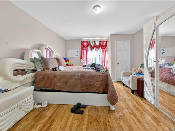 850 E 214th Street, Bronx NY 10467