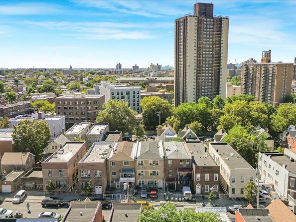 850 E 214th Street, Bronx NY 10467