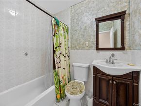 850 E 214th Street, Bronx NY 10467
