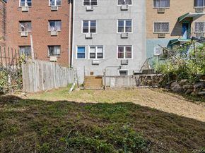 850 E 214th Street, Bronx NY 10467