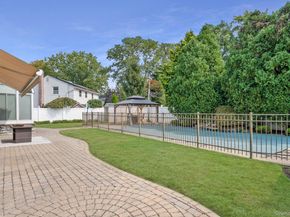 10 Basswood Place, Melville NY 11747