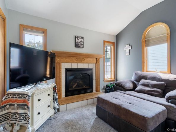10 Basswood Place, Melville NY 11747