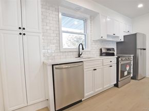 15 Spurwoods Lane, Farmingville NY 11738