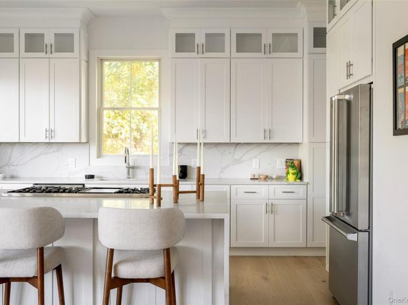 37 Peconic Bay, Southampton NY 11968