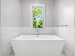 37 Peconic Bay, Southampton NY 11968