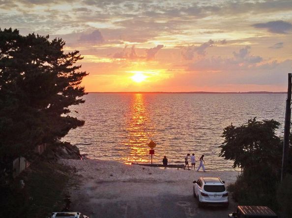 37 Peconic Bay, Southampton NY 11968