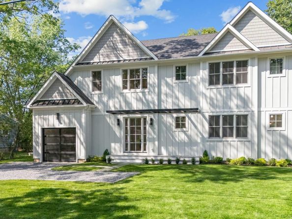 37 Peconic Bay, Southampton NY 11968
