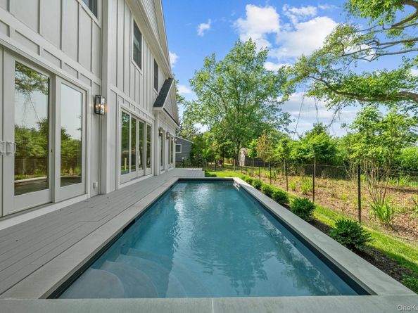 37 Peconic Bay, Southampton NY 11968