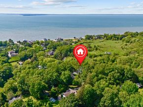 37 Peconic Bay, Southampton NY 11968