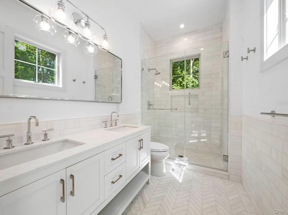 37 Peconic Bay, Southampton NY 11968