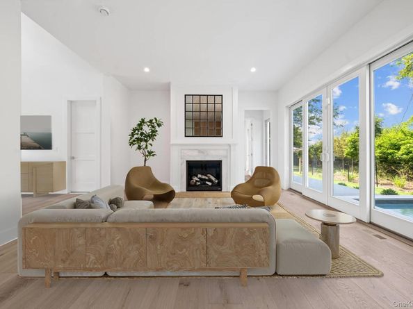 37 Peconic Bay, Southampton NY 11968