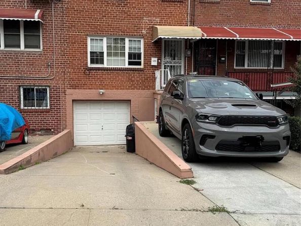 1019 E 230th Street, Bronx NY 10466