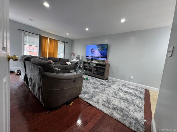 1019 E 230th Street, Bronx NY 10466