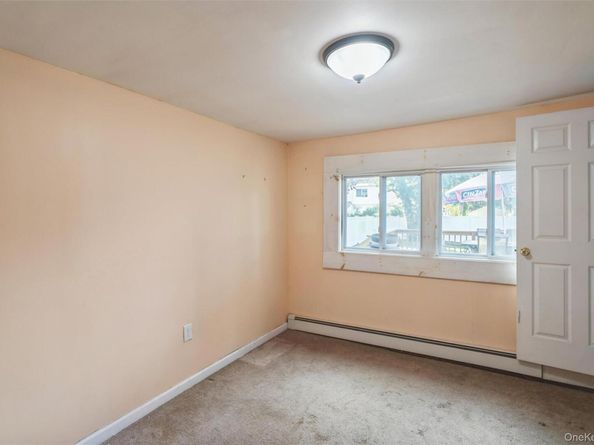 86 Ackerly Lane, Ronkonkoma NY 11779