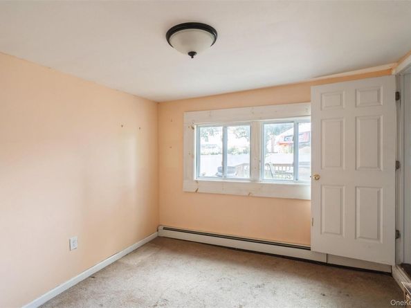 86 Ackerly Lane, Ronkonkoma NY 11779