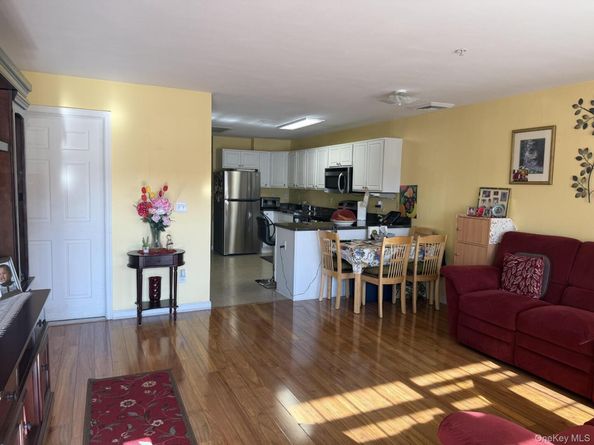 203 Willow Lane, Valley Stream NY 11580