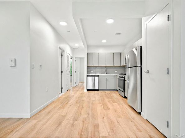1731 Lacombe Avenue 4A, Bronx NY 10473