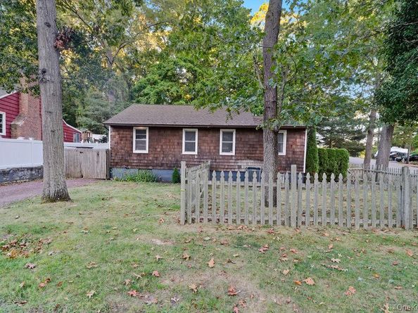 230 Lakeside Trail, Ridge NY 11961