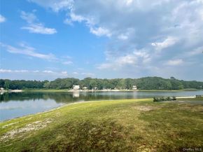 230 Lakeside Trail, Ridge NY 11961