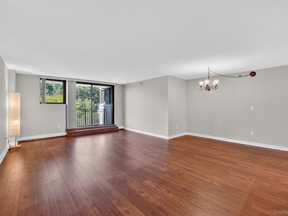 25 Rockledge Avenue 901W, White Plains NY 10601
