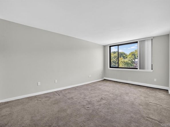 25 Rockledge Avenue 901W, White Plains NY 10601