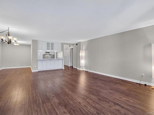 25 Rockledge Avenue 901W, White Plains NY 10601