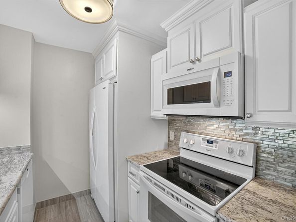 25 Rockledge Avenue 901W, White Plains NY 10601