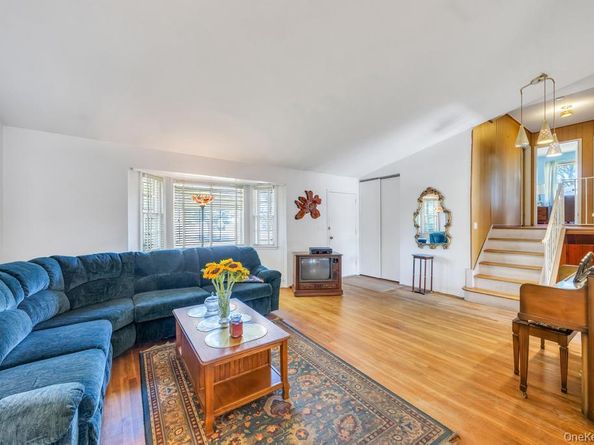 196 Haypath Road, Old Bethpage NY 11804