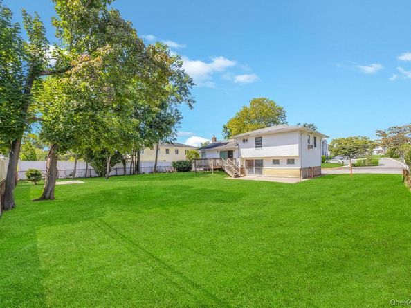 196 Haypath Road, Old Bethpage NY 11804