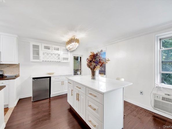 1 Balint Drive 366, Yonkers NY 10710