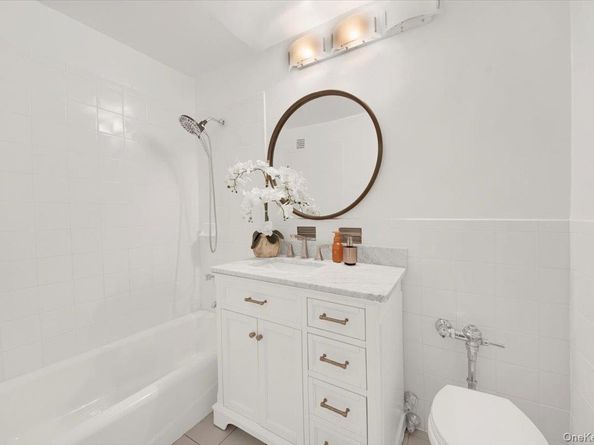 1 Balint Drive 366, Yonkers NY 10710