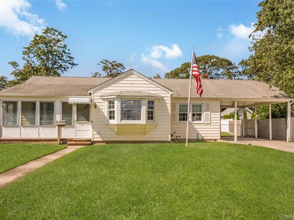 15 Brook Street, Sayville NY 11782