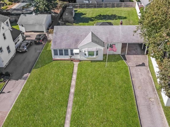 15 Brook Street, Sayville NY 11782