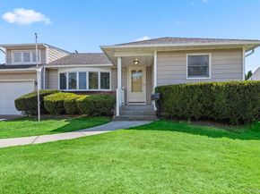 530 N Oak Street, Massapequa NY 11758
