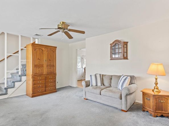 530 N Oak Street, Massapequa NY 11758