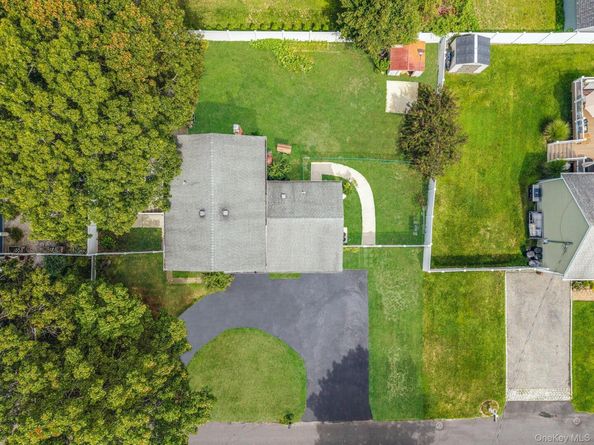 43 Hampton Avenue, Mastic NY 11950
