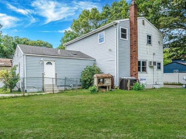 43 Hampton Avenue, Mastic NY 11950