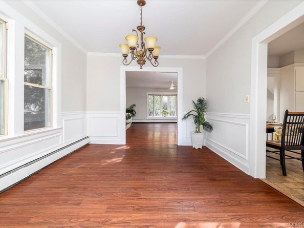 82 Robertson Road, Lynbrook NY 11563