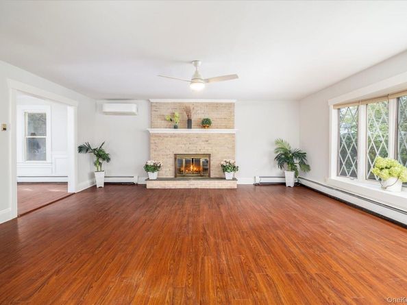 82 Robertson Road, Lynbrook NY 11563