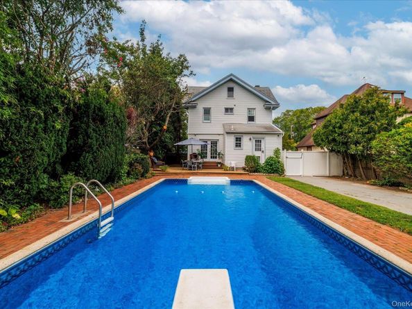 82 Robertson Road, Lynbrook NY 11563