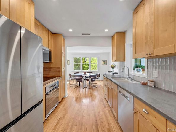 7 Senate Place, Larchmont NY 10538