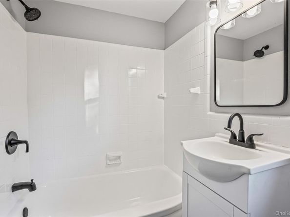598 N Suffolk Avenue, Massapequa NY 11758