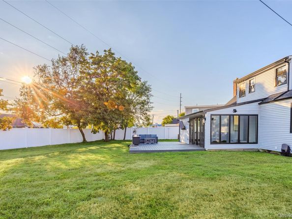 598 N Suffolk Avenue, Massapequa NY 11758