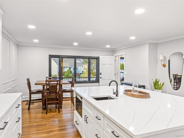 598 N Suffolk Avenue, Massapequa NY 11758