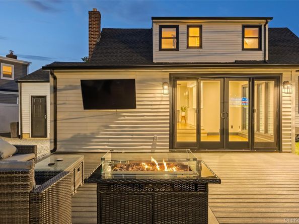 598 N Suffolk Avenue, Massapequa NY 11758