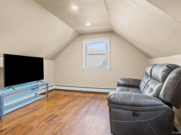 598 N Suffolk Avenue, Massapequa NY 11758