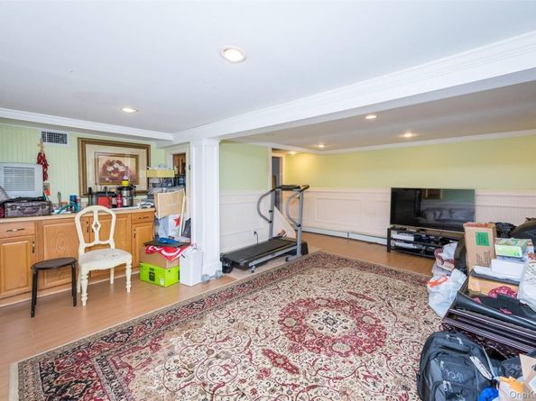 4 Jordan Lane, Hicksville NY 11801