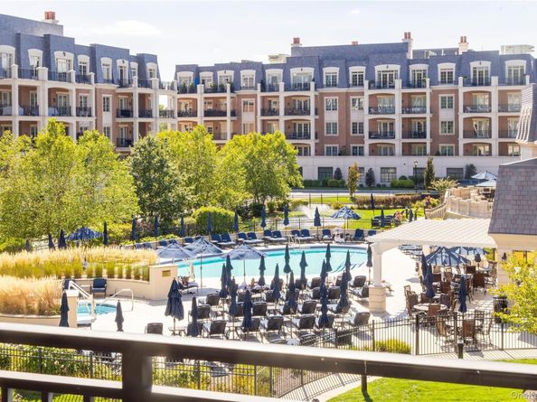 2000 Royal Court 2105/2103, North Hills NY 11040