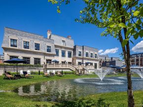 2000 Royal Court 2105/2103, North Hills NY 11040
