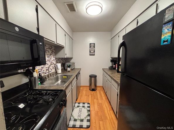 186 Lake Pointe Circle 186, Middle Island NY 11953